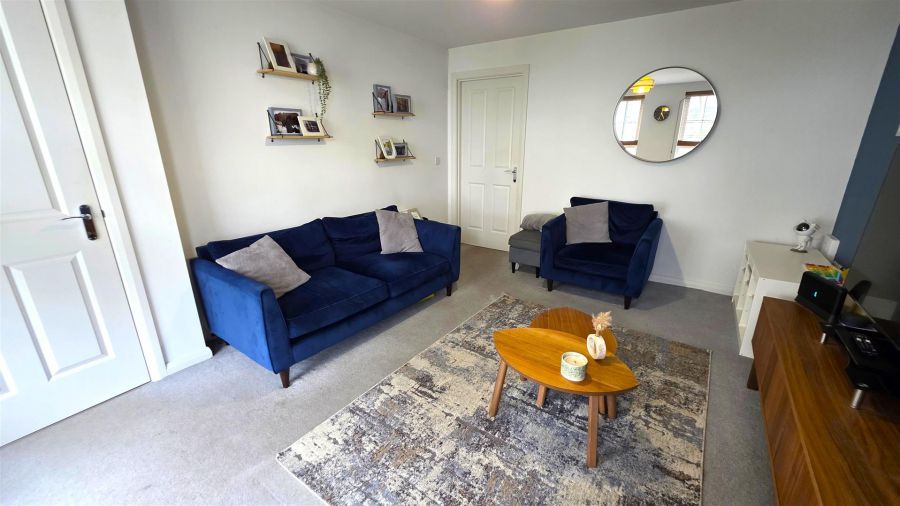7 Foxton Wood Square