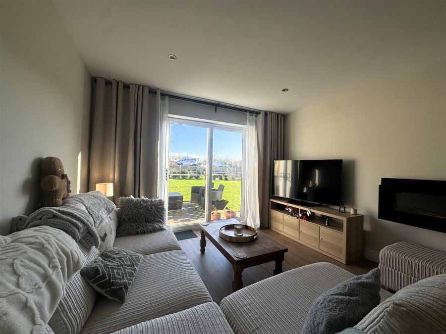 12 Belmont Hall Dale