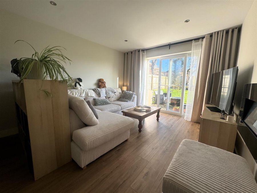 12 Belmont Hall Dale