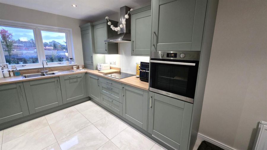 12 Belmont Hall Dale