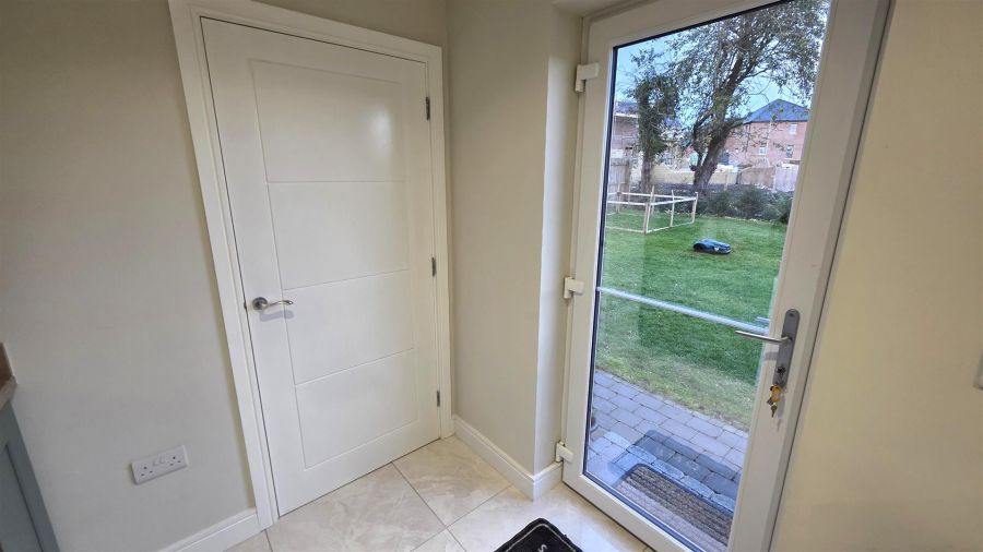 12 Belmont Hall Dale