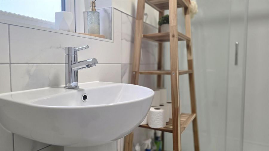 12 Belmont Hall Dale