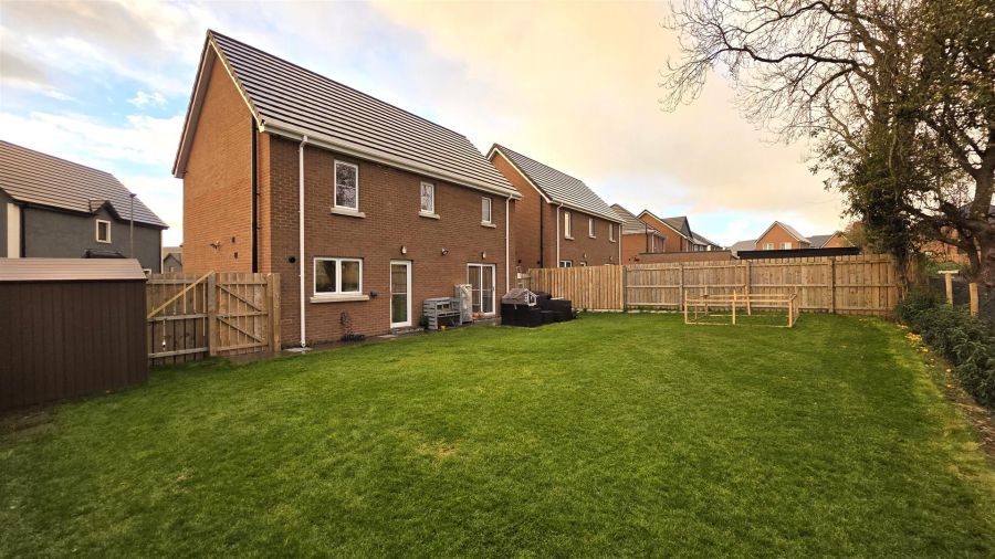 12 Belmont Hall Dale