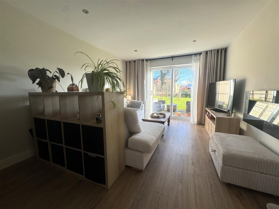 12 Belmont Hall Dale