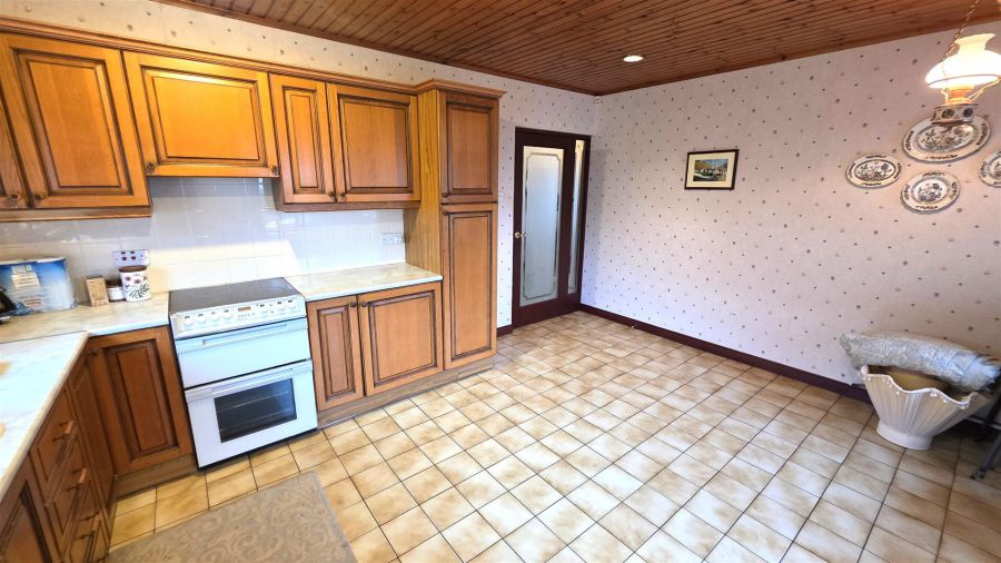 158 Seven Mile Straight