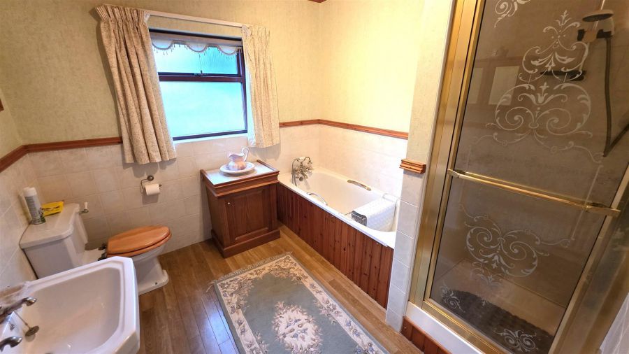 158 Seven Mile Straight