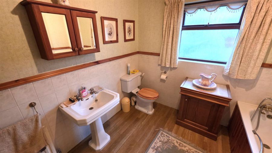 158 Seven Mile Straight