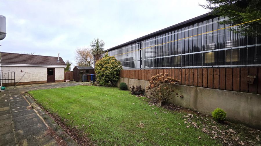 158 Seven Mile Straight