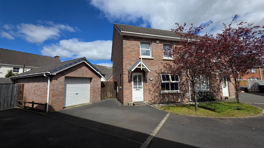 66 Carnbeg Green