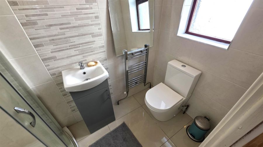 4 Fir Grove Lane