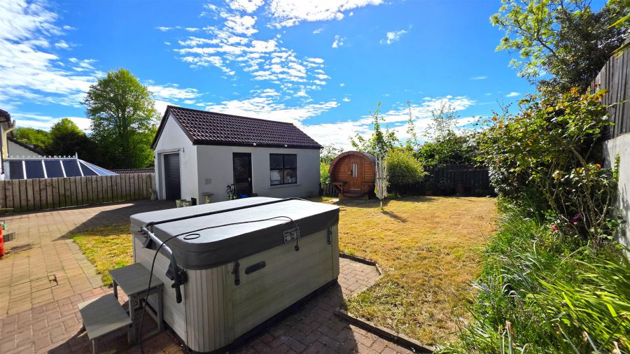 4 Fir Grove Lane