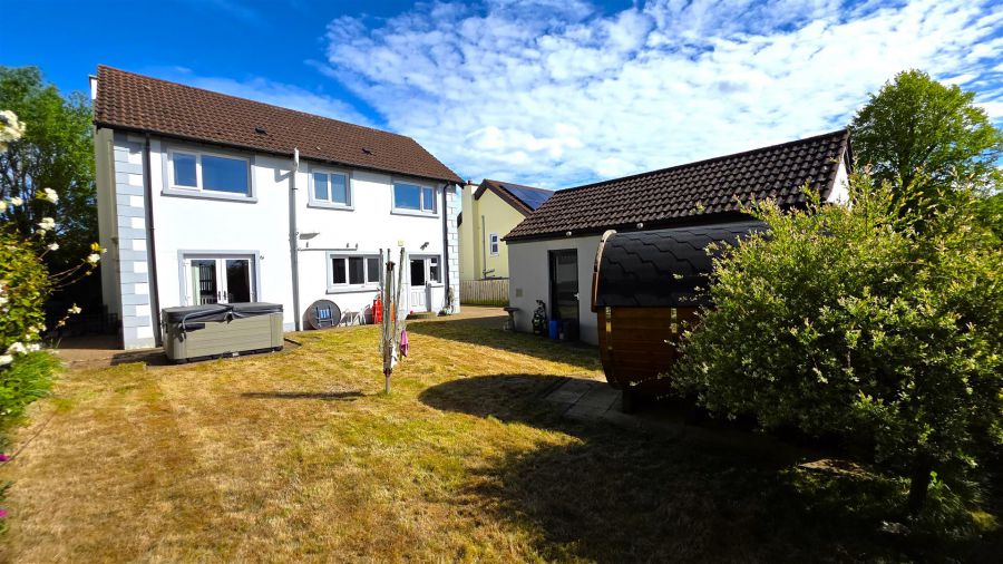 4 Fir Grove Lane