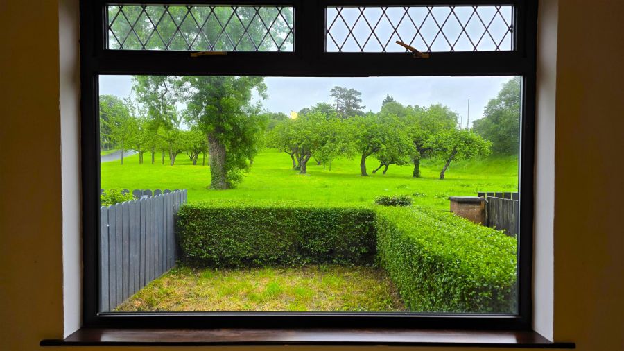 5 Carntall Gardens