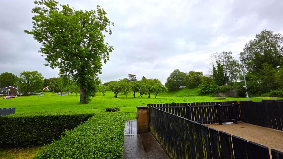 5 Carntall Gardens