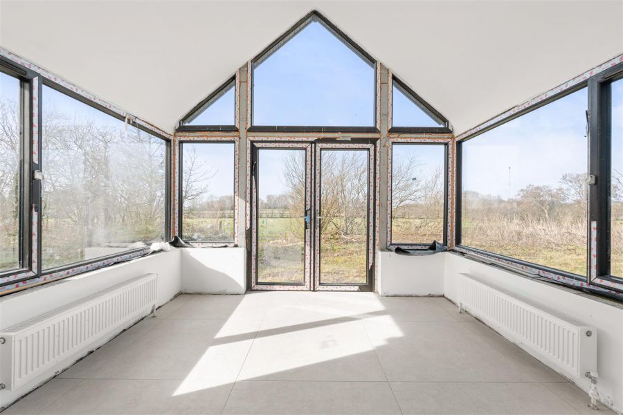 254 Seven Mile Straight