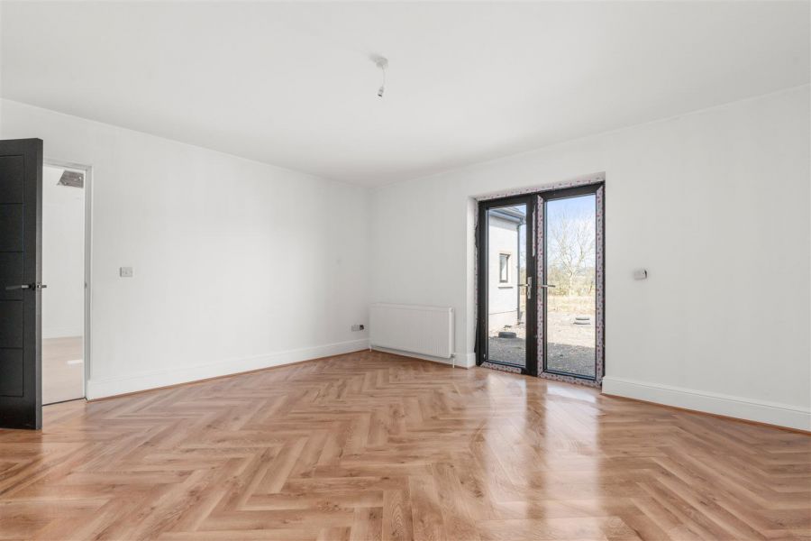 254 Seven Mile Straight