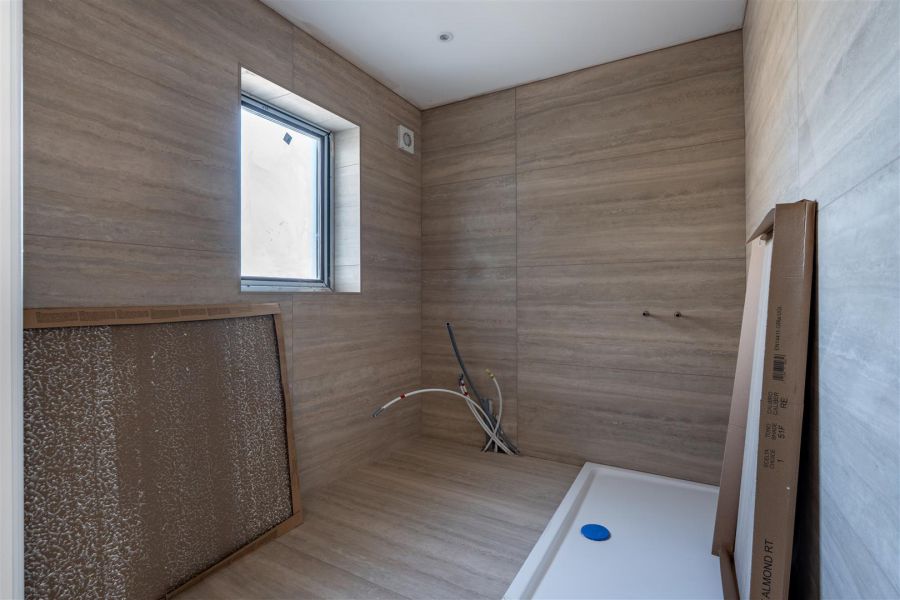 254 Seven Mile Straight