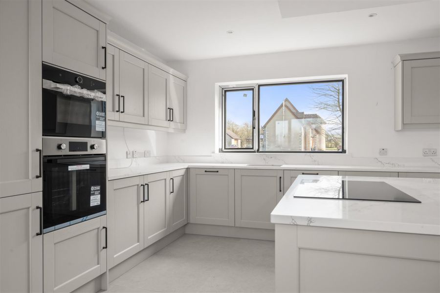 254 Seven Mile Straight