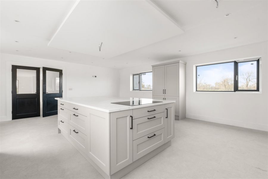 254 Seven Mile Straight