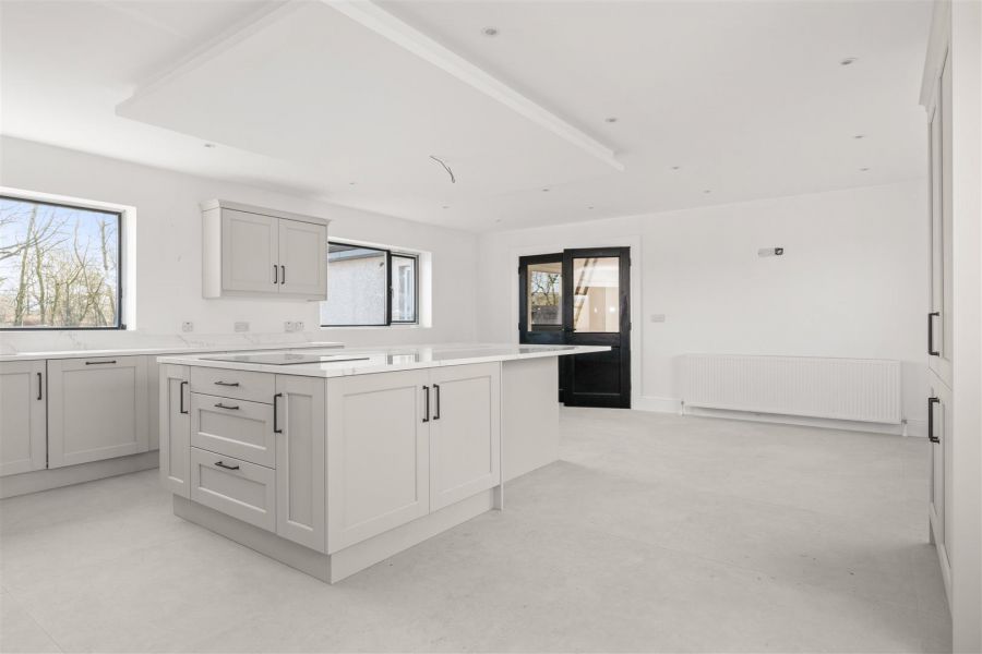 254 Seven Mile Straight