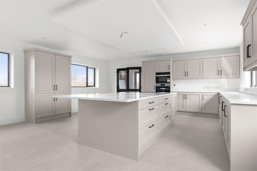 254 Seven Mile Straight