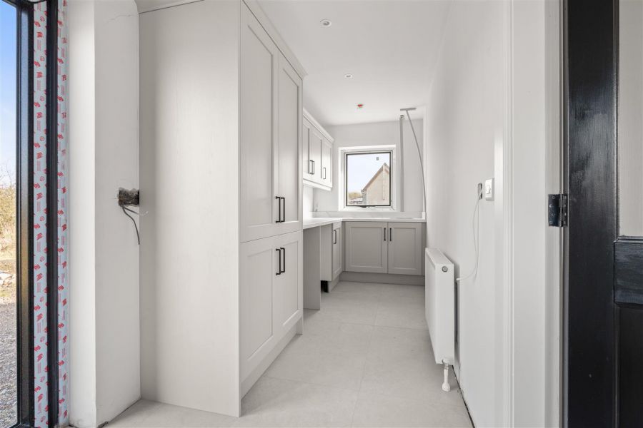 254 Seven Mile Straight