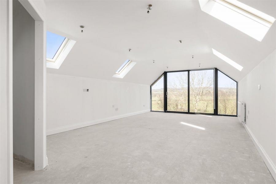 254 Seven Mile Straight