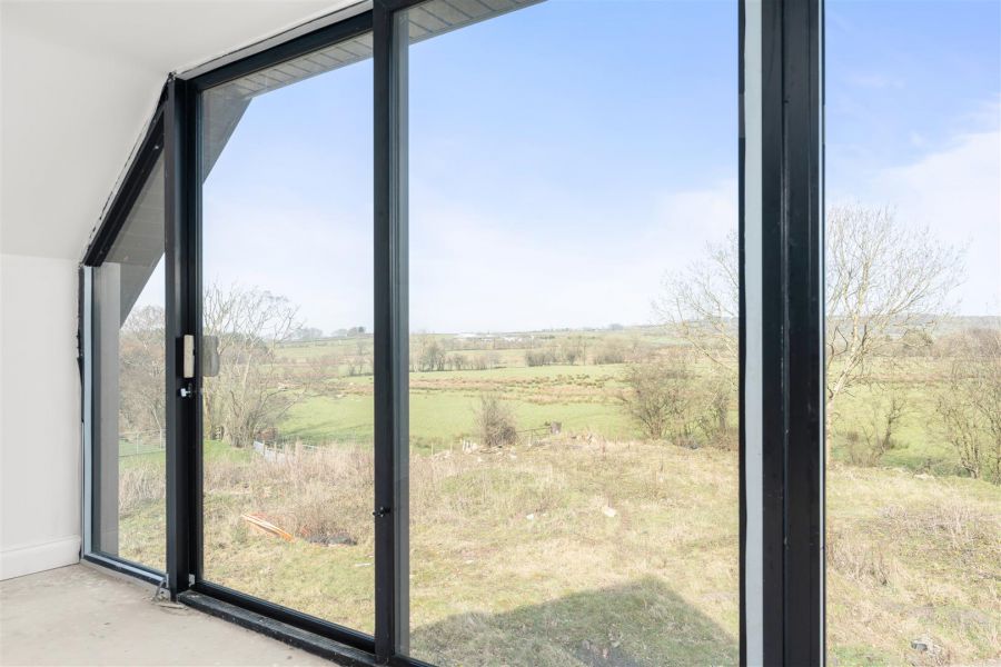 254 Seven Mile Straight