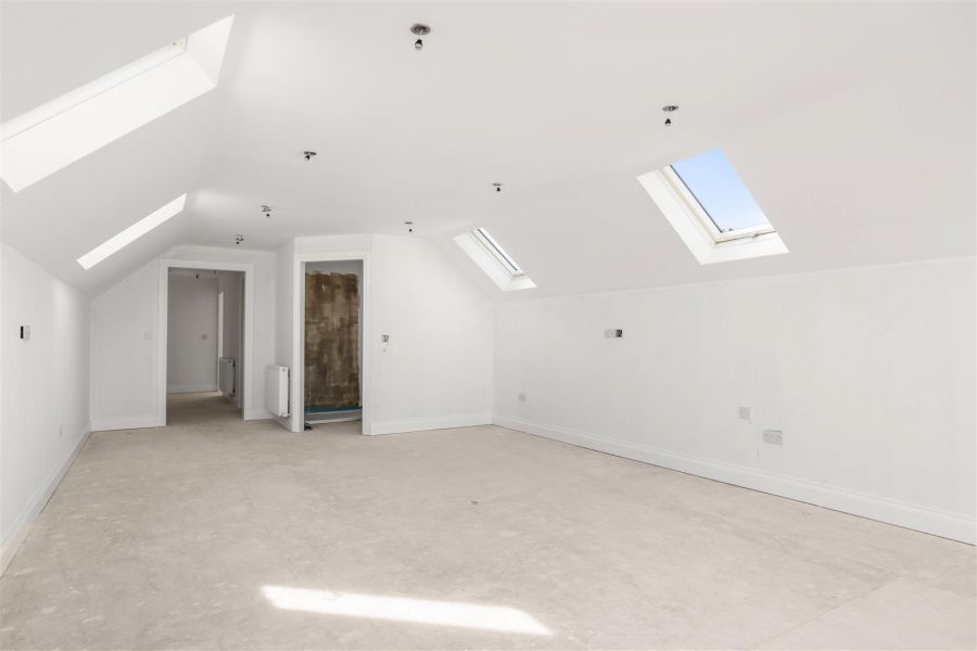 254 Seven Mile Straight