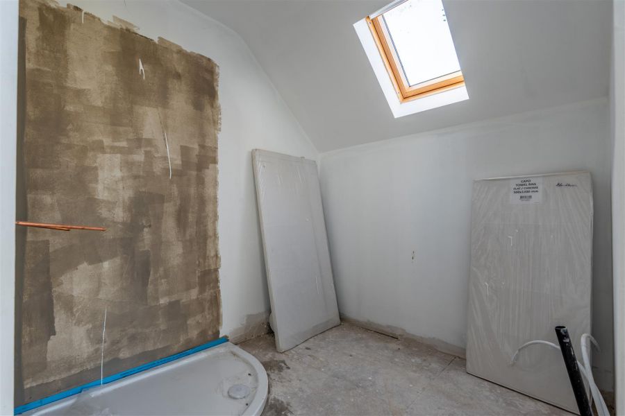 254 Seven Mile Straight