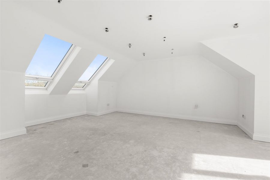 254 Seven Mile Straight