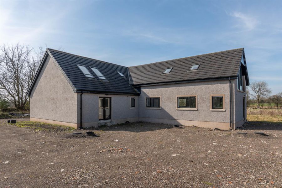 254 Seven Mile Straight