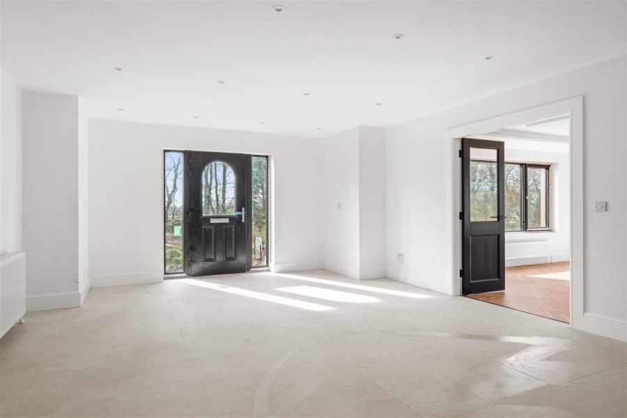 254 Seven Mile Straight