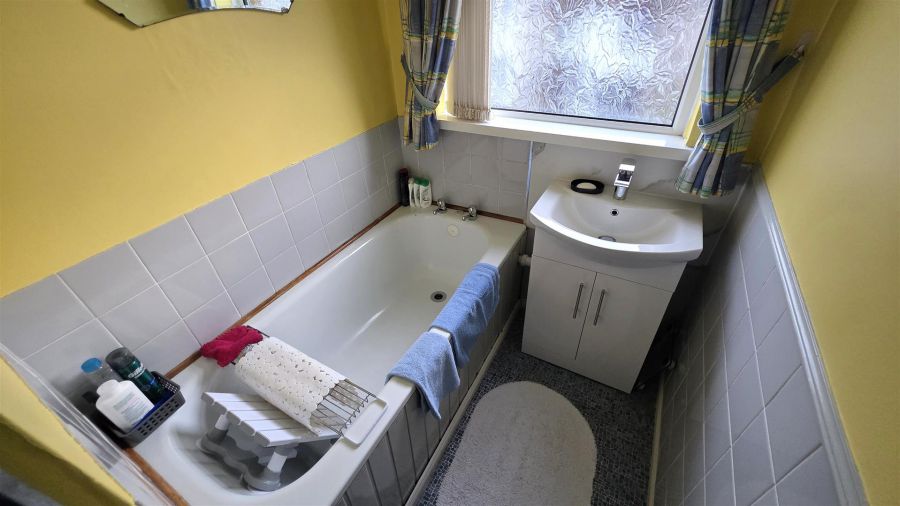 74 Tobergill Gardens