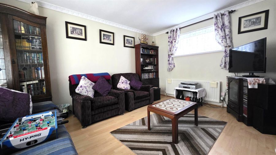 74 Tobergill Gardens