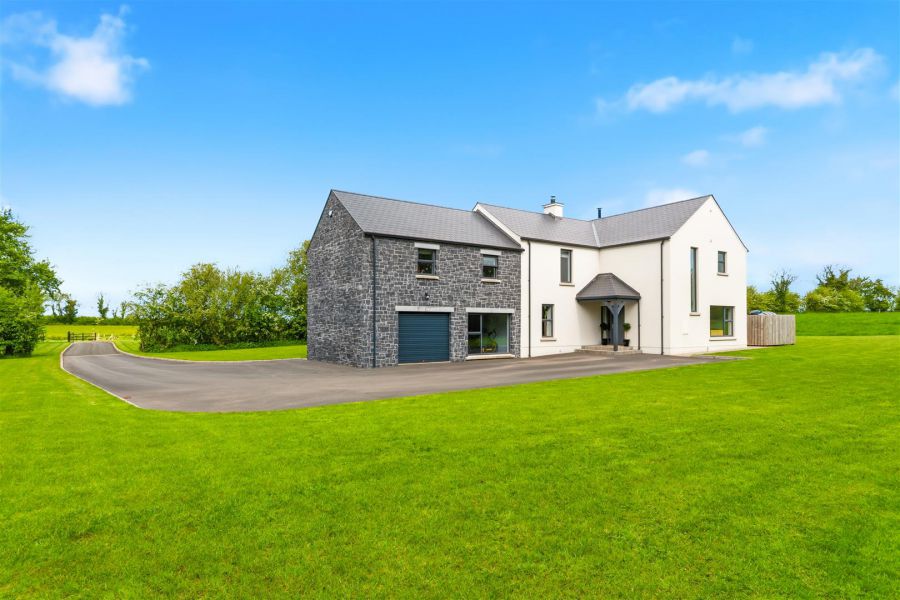 3 Ballytweedy Manor