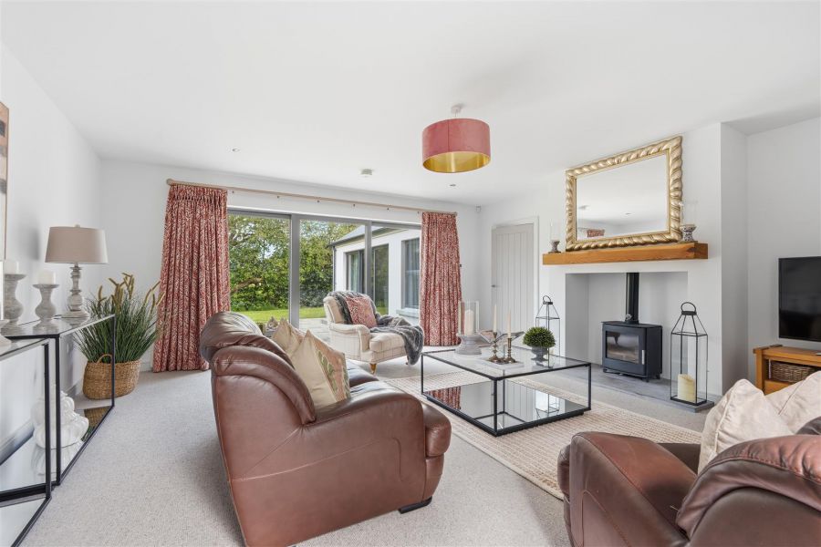 3 Ballytweedy Manor