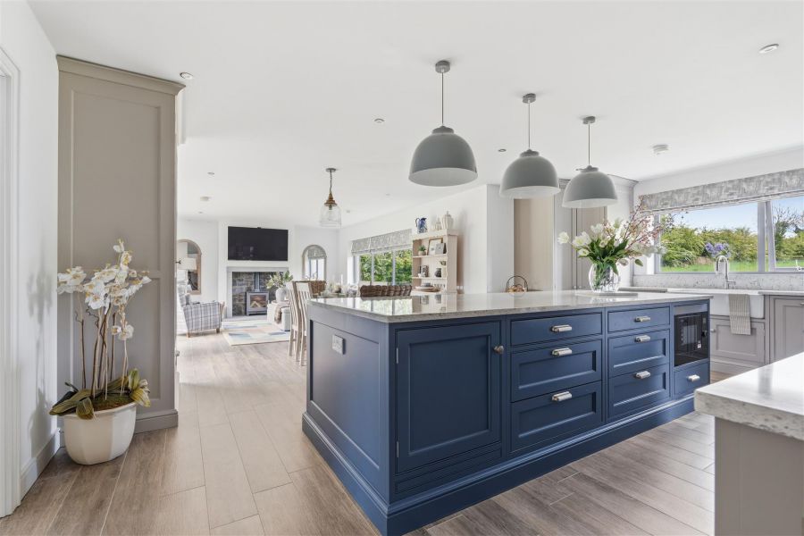 3 Ballytweedy Manor