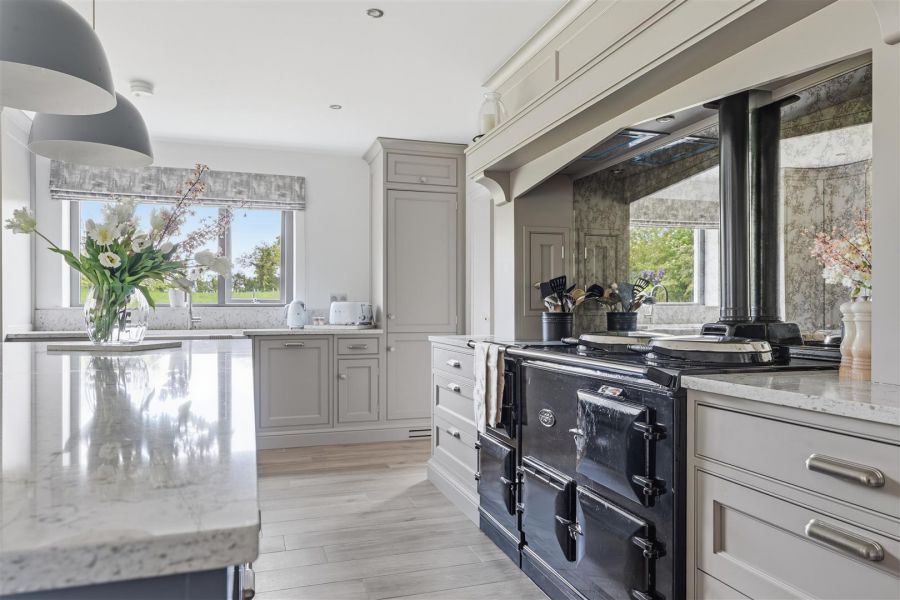 3 Ballytweedy Manor