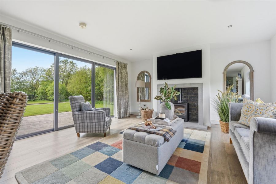 3 Ballytweedy Manor