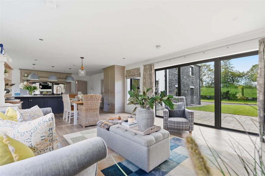 3 Ballytweedy Manor