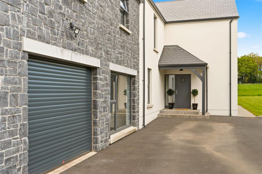 3 Ballytweedy Manor