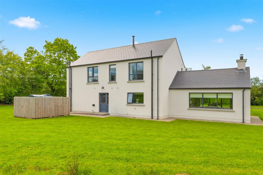 3 Ballytweedy Manor