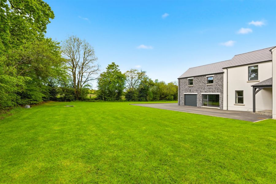 3 Ballytweedy Manor