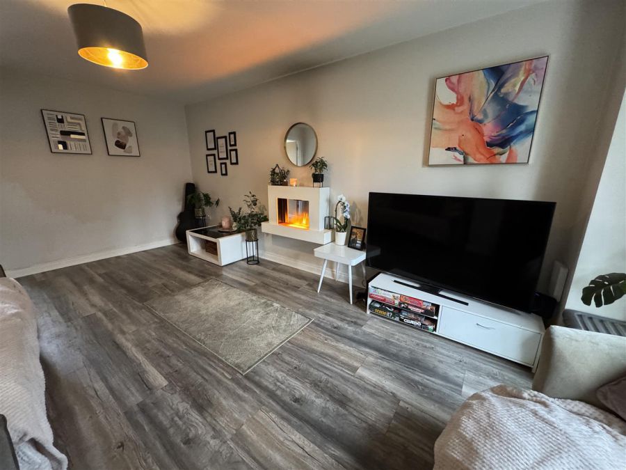 8 Ballyveigh Mews