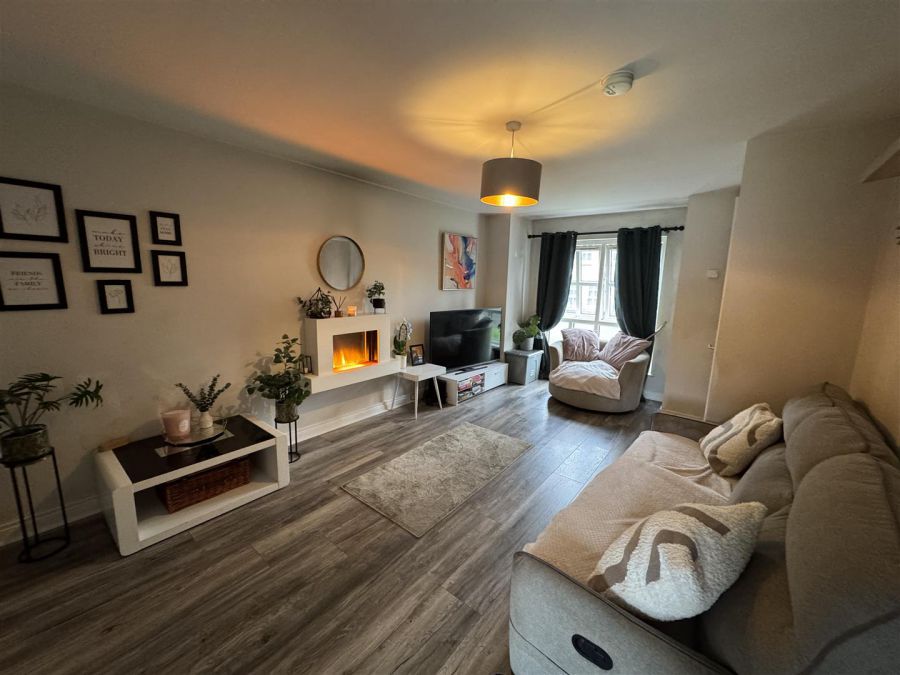 8 Ballyveigh Mews