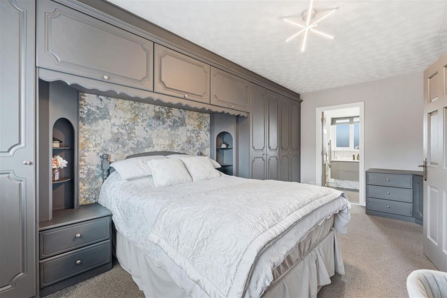 4 Mount Oriel Court