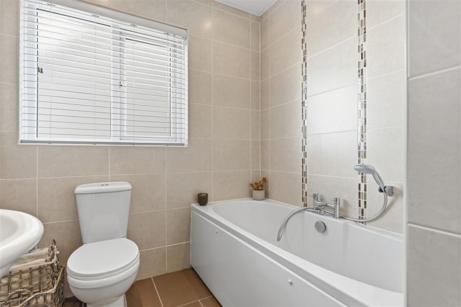 4 Mount Oriel Court