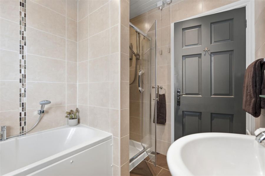 4 Mount Oriel Court