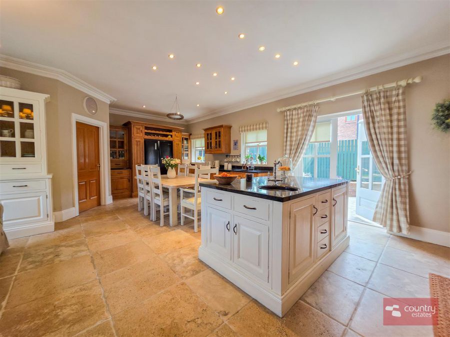 'The Manor House' 1 Carnbank